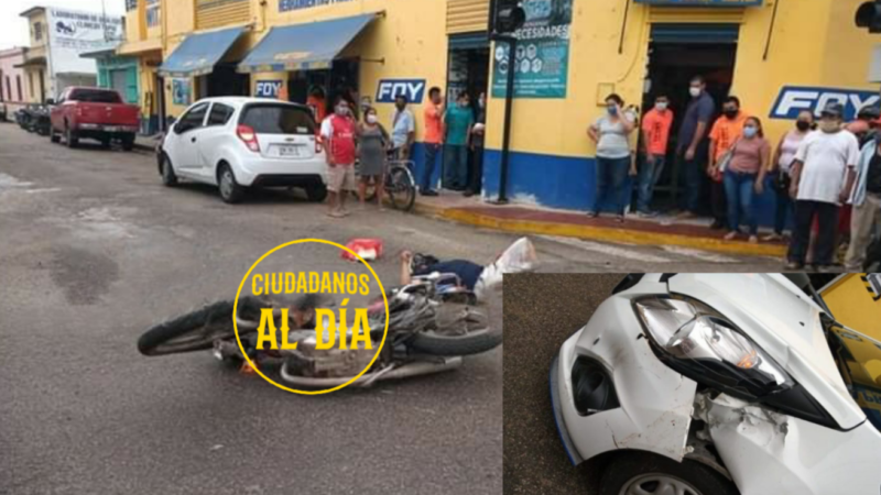 MOTOCICLISTA SE VUELA UN SEMÁFORO CHOCA Y SE LESIONA EN EL CENTRO DE TIZIMÍN