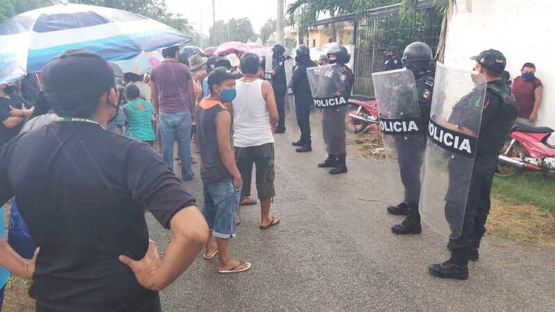 ARTESANOS DE CHICHÉN ITZÁ RETUVIERON A FUNCIONARIOS PÚBLICOS POR SUSPENDER EL PAGO DE APOYOS