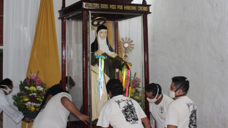 BAJAN A SANTA CLARITA DE ASÍS, ESTE AÑO NO HABRÁ PEREGRINACIÓN