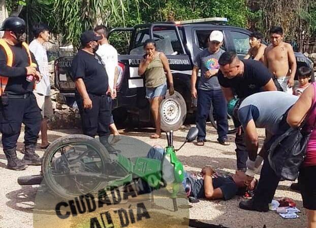 POR FALTA DE SEÑALAMIENTOS CHOCA UNA MOTO CONTRA UN AUTOMÓVIL EN TZUCACAB, HAY UN LESIONADO