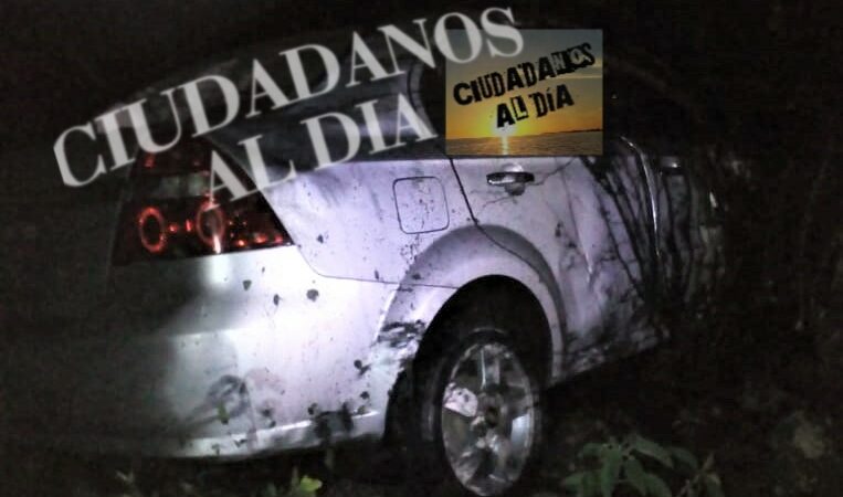 Chofer de un Aveo da un pestañazo en la madrugada y termina dentro de la maleza en Dzitox