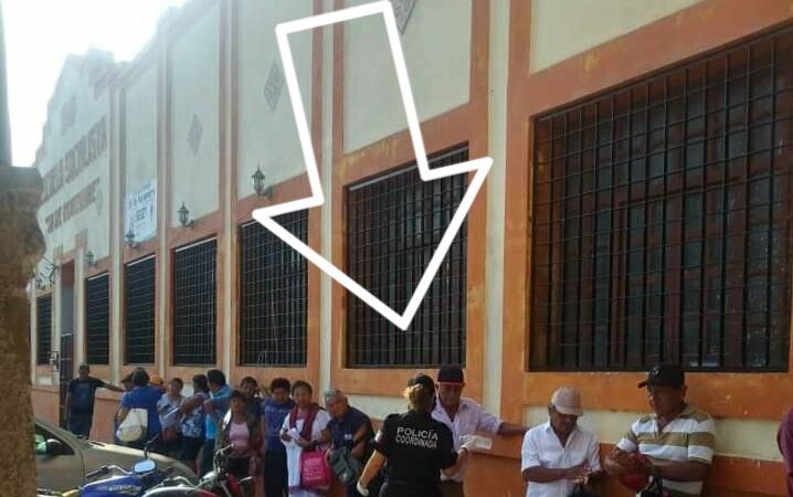 Aglomeraciones sin sana distancia y ni el uso de cubrebocas en el palacio de Dzidzantún, denuncian.