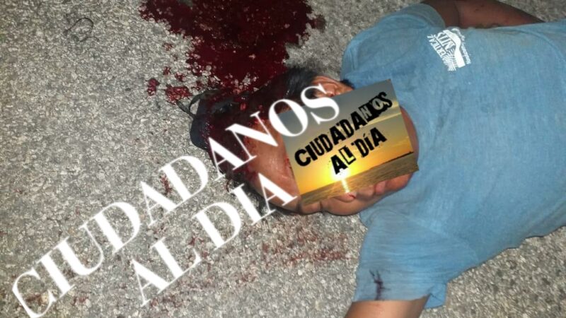 Empleado de vertical sale de la chamba, toma sus chevas y se accidenta, esta grave