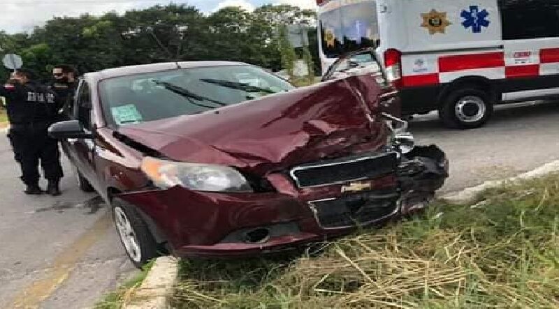 Otro accidente carretero en el peligroso crucero de la muerte en el entronque a Conkal