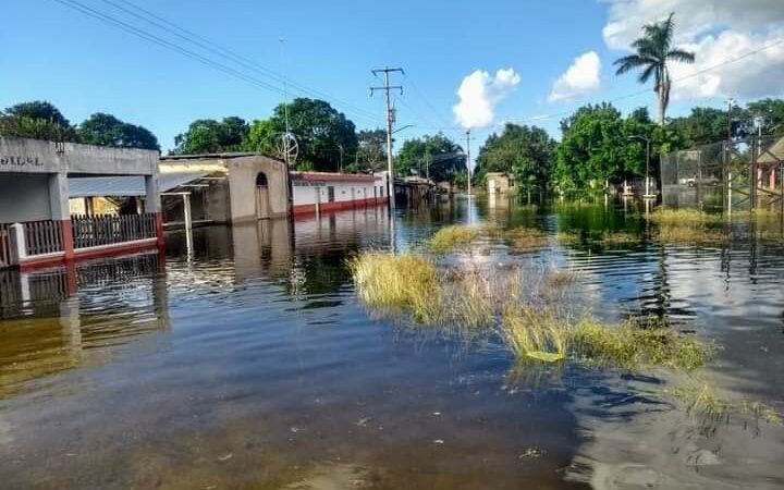 Por inundaciones ciudadanos de la comisaria Santa Rosa pidieron la ayuda de las autoridades