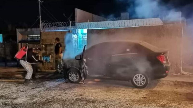Delincuentes le prenden fuego a un automóvil frente a un gym en San Lorenzo