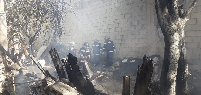Se quema depósito de chatarra en la ‘Mercedes Barrera, al sur de Mérida.