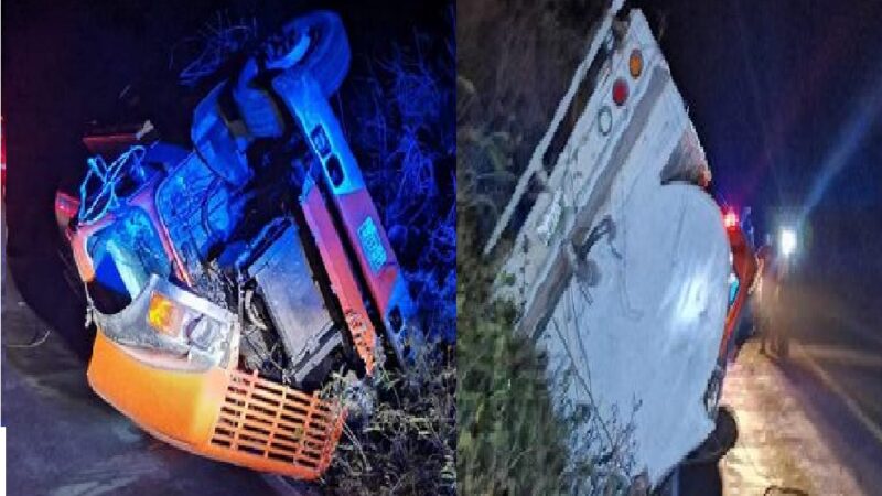 Chofer dormita y vuelca con una pipa, luego se da a la fuga en Piste