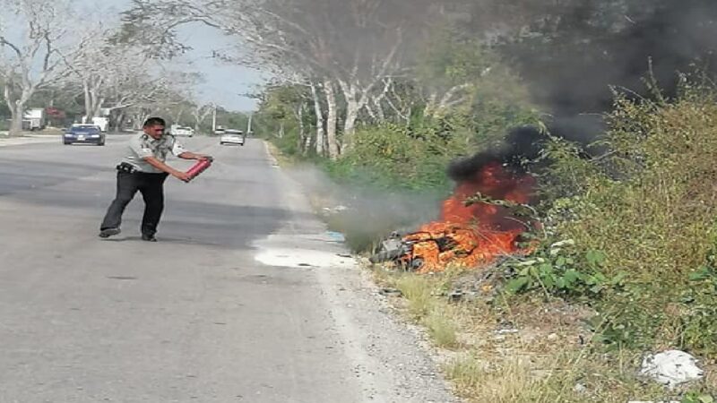 Se incendió su motocicleta mientras circulaba por calles de Valladolid