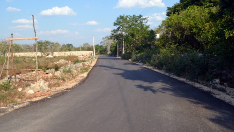 Director de obras públicas se construyó casa y carreteara nueva, dicen en Hunucmá