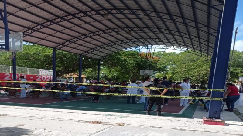 Cuarentones de Dzidzantún recibieron la primera dosis de la vacuna contra el Covid