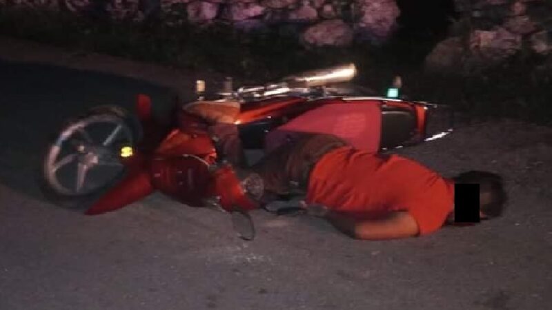 Muere una motociclista de Baca, majo una piedra, cae y se rompe la cabeza