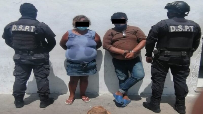 Par de ratas de Progreso, agreden a policías para no ser arrestados.