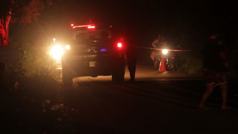 Taxista choca y mata a un motociclista ebrio, policías de Motul impiden el paso a la prensa