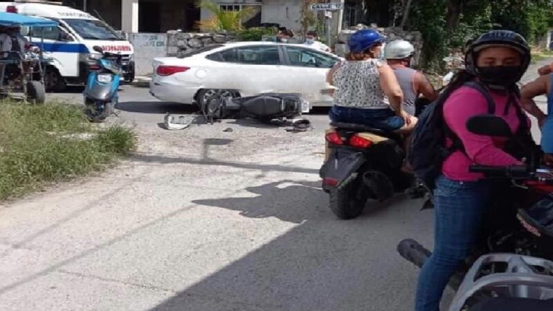 Un turista francés invade el carril contrario y ocasiona que una motociclista choque en Tixkokob