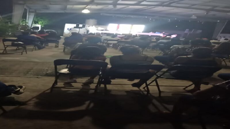 Alberto Cool alcalde electo de Yobaín obligo asistir a su nuevo personal a la toma de protesta.