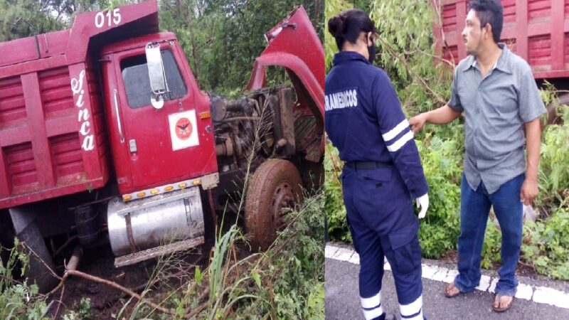 Un taxista saca de la carretera a un volquetero de la construcción del “Tren Maya”