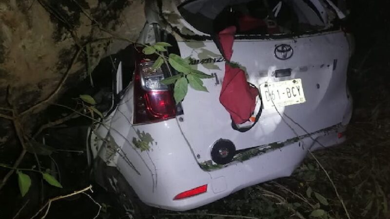 Se sale de la carretera, choca y muere prensado dentro de su Toyota en Valladolid