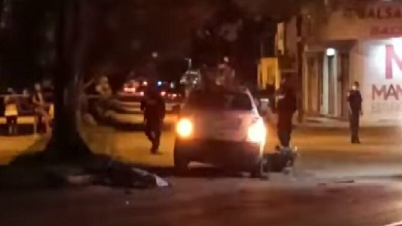 Un automovilista se vuela un alto y mata a un motociclista frente a la plaza el Patio en Mérida