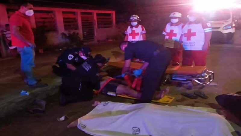 Volquetero echa reversa mata a una mujer y deja mal herido a su esposo en Valladolid.