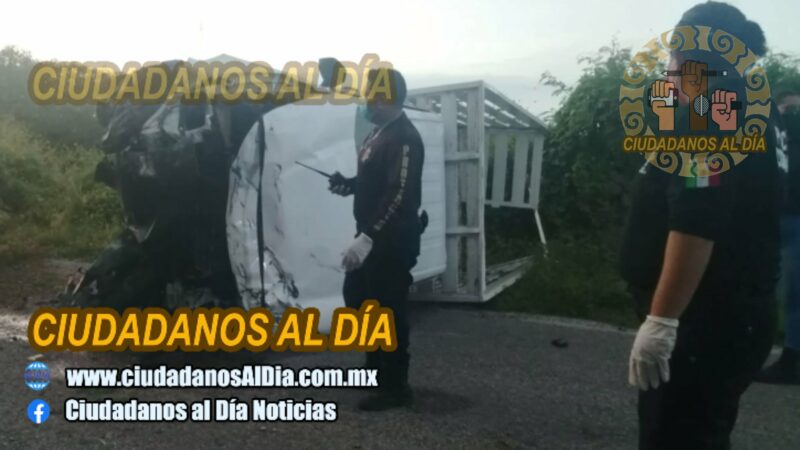 Conductor atrevido vuelca en la vía Motul-Suma, quita sus placas y se da a la fuga.