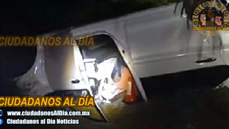 Un muerto y dos detenidas en volcadura tras persecución en ciudad caucel