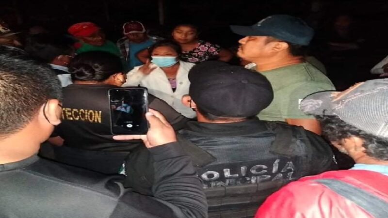 Hijo de la comisaria Kancabal destruye vestidores de deportistas dice ser el dueño del terreno