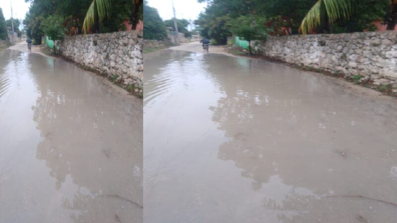 Pozos pluviales tapados causan encharcamientos en calles de Cansahcab