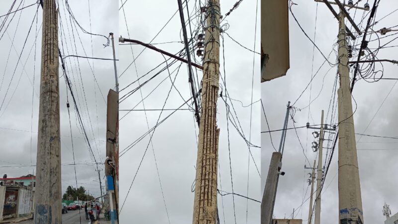 Progreseños exigen se cambie un poste de la CFE a punto de caer