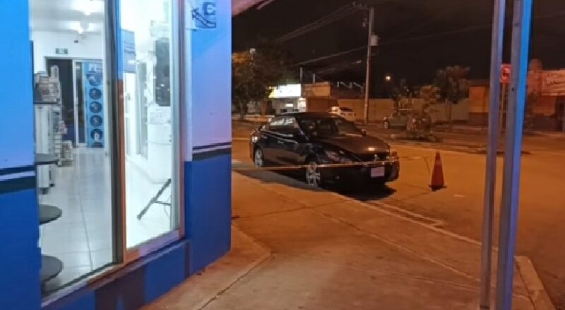 Adulto mayor no logro consultar murió frente a un consultorio médico  