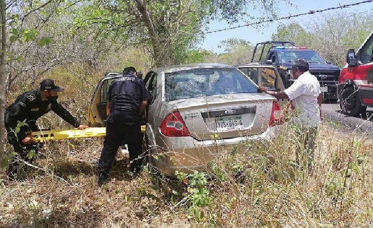 Dormita al volante y se estrella contra un árbol en la vía Tizimín-Río Lagartos