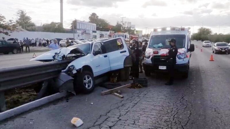 Perdió las dos piernas al chocar contra una barra metálica en el periférico de Mérida