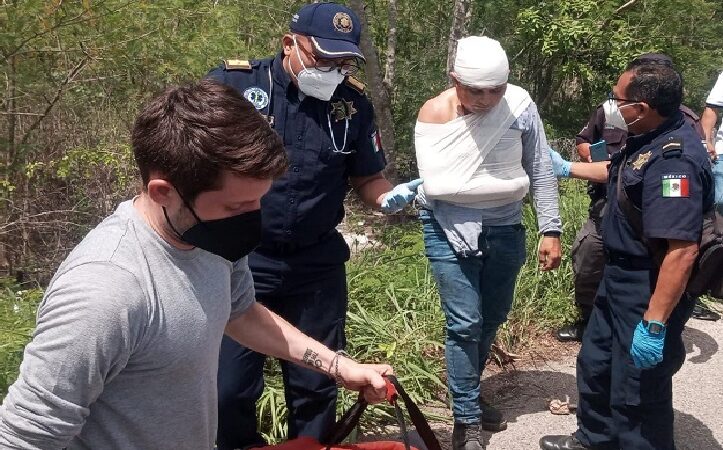 Motociclista dormilón derrapa, se rompe la cabeza y la clavícula en la vía Mérida – Motul  