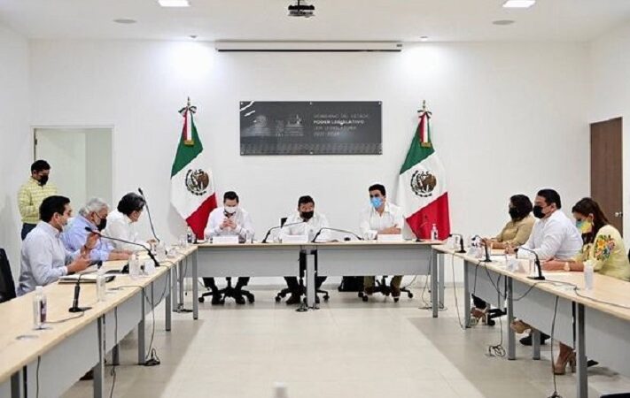 El ISSTEY en quiebra por pensionados afirman diputados en iniciativa de ley.