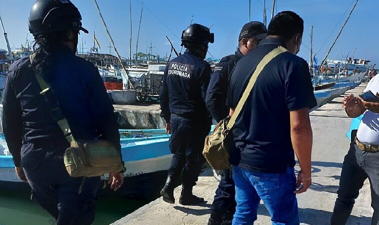 Piratas robaron dos motores en altamar a dos lanchas que pescaban en Progreso