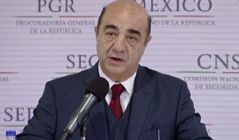 Detienen al ex procurador Jesús Murillo por el caso Ayotzinapa: ya esta en el penal.