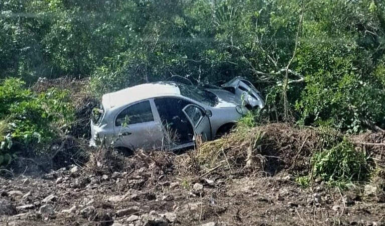 Poblano se salvó de morir en un aparatoso accidente en la vía Kinchil- Celestún