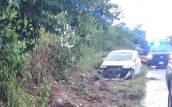 Acelerada Conductora se salió de la vía Tizimín -Colonia Yucatán