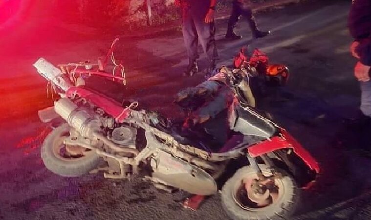 Un automovilista causa que un veterano periodista se lesione de gravedad