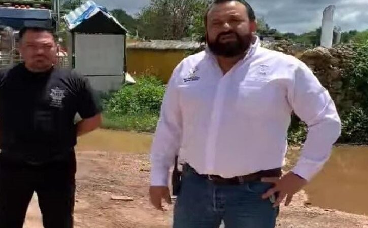 Alcalde de Izamal viola la libertad de tránsito al prohibir que volqueteros entren a la ciudad