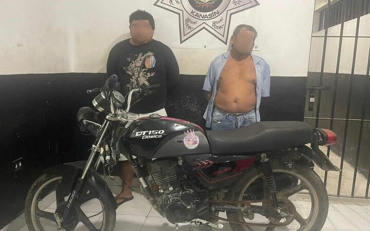 Los detienen por circulaban sin luz y sin casco, resulto que la moto era robada
