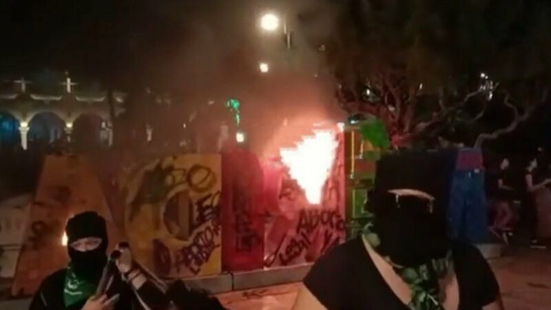 Con violencia mujeres piden y exigen la muerte de inocentes: a favor del aborto