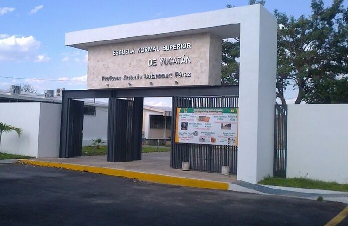 La Normal Superior engaño alumnos con licenciatura patito denuncian afectados