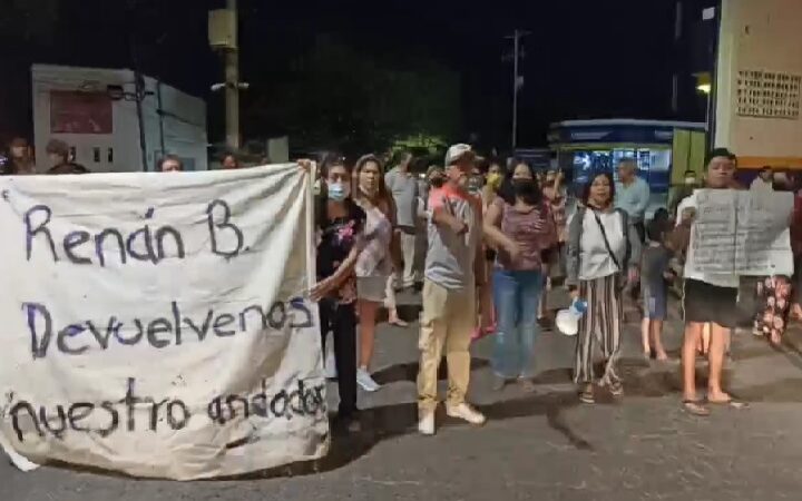 Un ebrio atropelló a manifestantes que protestaban contra Renan Barrera