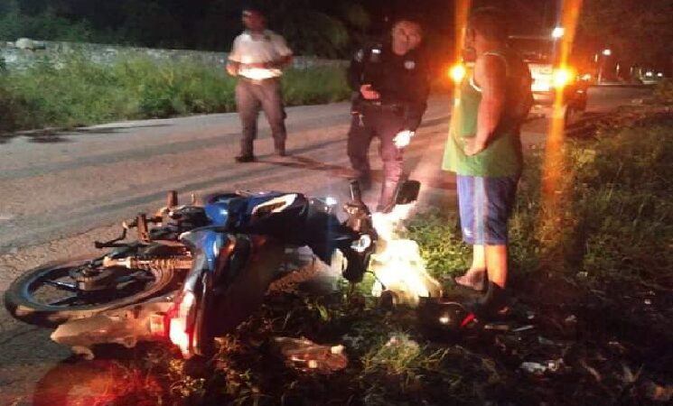 Un motociclista atropelló y lesionó a una pareja que caminaban en calles de Motul