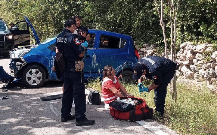 Rápidas y furiosas chocaron contra una albarrada en la vía Baca- Dzemul
