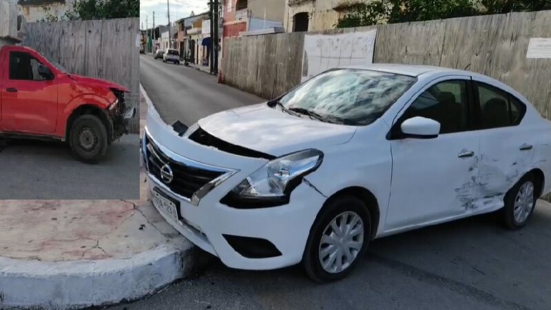 El chofer de un camión pesquero se voló un alto y chocó contra un Nissan Versa