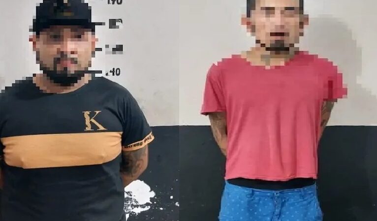 Detenidos cuando rompían letreros donde los exhibían como vendedores de droga