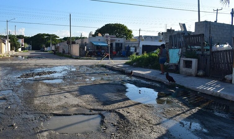 Exigen a Julián Zacarías alcalde de Progreso repare las calles de la colonia Francisco I. Madero