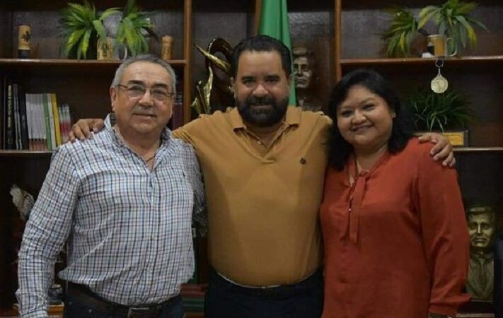 El alcalde de Motul corrió al tesorero, quien ya no soportó tanta puerqueza del Zorro Rata